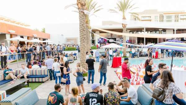 夏日泳池派對活動看著就是清爽，打卡互動游戲都不落下