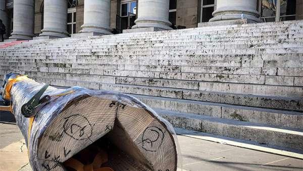 烹飪界的奧斯卡頒獎典禮活動現(xiàn)場策劃的市集廣場裝置，布谷鳥鐘很震撼