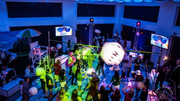 “燒腦”的VIP派對(duì)活動(dòng)現(xiàn)場(chǎng)策劃的“水上排球”腦洞真的無窮大