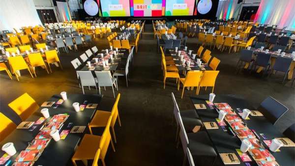 宜家風的峰會展覽活動追求的是舒適度吧，整體效果夠贊