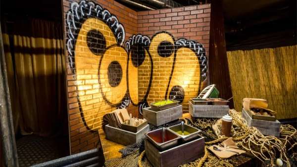 你說(shuō)誰(shuí)敢把“十八銅人”擺上派對(duì)活動(dòng)現(xiàn)場(chǎng)，TA家就這么大膽