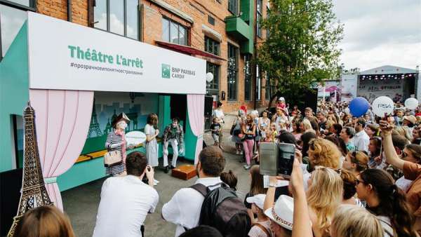 啞劇快閃店活動(dòng)策劃的創(chuàng)意性反而把品牌信息更清楚地傳遞出去