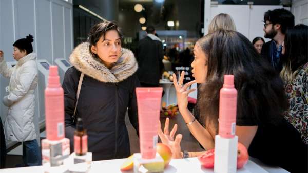 美妝公司的快閃活動策劃的其實是一場“超級食物”快閃活動吧