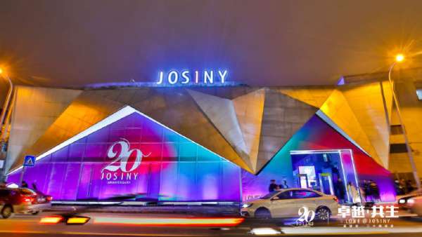 新與舊的視覺沖勁~上海天宴秀場會(huì)場預(yù)定