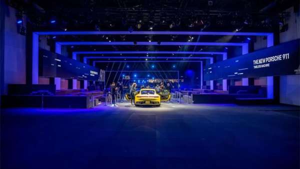 貴族氣質(zhì)的汽車發(fā)布會(huì)展覽活動(dòng)用時(shí)間隧道推開(kāi)了過(guò)去、現(xiàn)場(chǎng)與未來(lái)