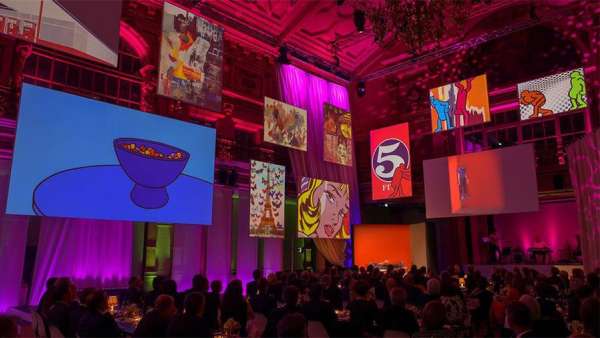 行業(yè)大會(huì)活動(dòng)以?xún)煞N方法和兩種現(xiàn)場(chǎng)體驗(yàn)揭示了主辦方“遠(yuǎn)見(jiàn)性”的能力