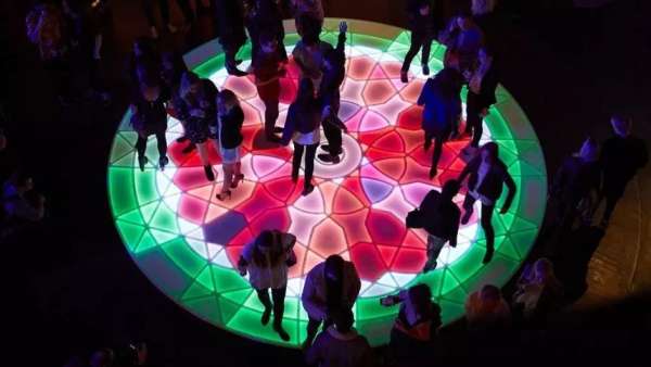 新媒體藝術(shù)展覽活動裝置散發(fā)出的魅力具有撫慰人心的治愈之力