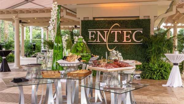 秘密花園晚宴派對活動就請縱情揮舞，期待再赴非凡浪漫仙境