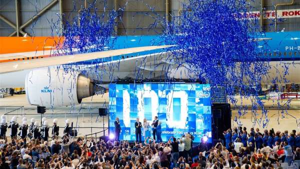 慶典活動策劃的倒計時活動妥妥地活躍了沉重單調(diào)的機庫