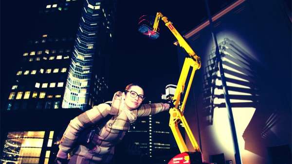 機械設(shè)備租賃公司的推廣活動策劃采用了視頻映射，好玩好玩