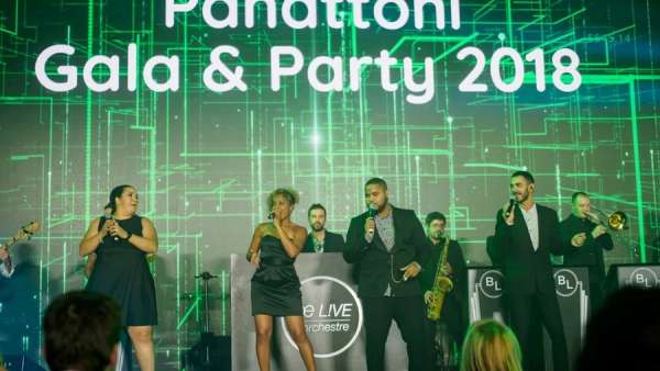 這次的慶典活動策劃明顯更有調(diào)性，在不失質(zhì)感的同時(shí)還有調(diào)皮的成分在