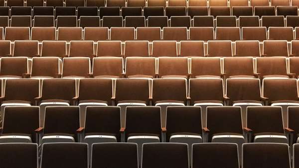 酒店會(huì)議室預(yù)訂會(huì)迎來報(bào)復(fù)性的需求反彈嗎？