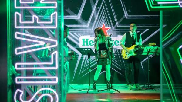 限定啤酒晚宴活動(dòng)策劃的時(shí)空隧道瞬間穿越到了銀色的未來世界