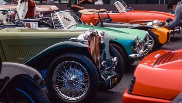 老爺車電影院開映活動策劃的33輛老爺車觀影活動太愜意浪漫了