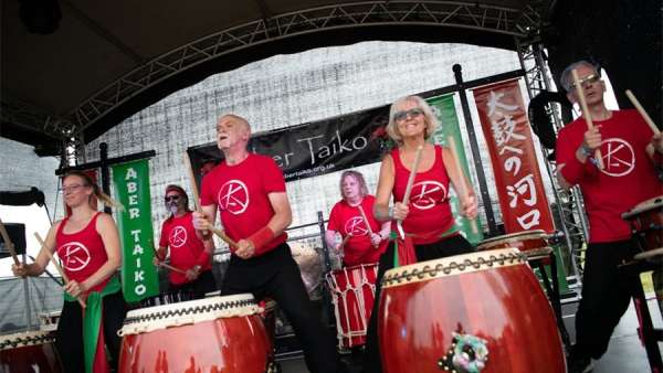 世界啤酒英里接力錦標(biāo)賽活動(dòng)太有趣了，策劃創(chuàng)意杠杠的