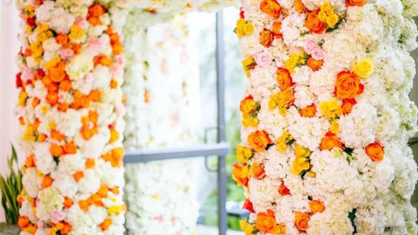 會(huì)展活動(dòng)現(xiàn)場(chǎng)策劃的這些花藝拱門(mén)吸睛率更高