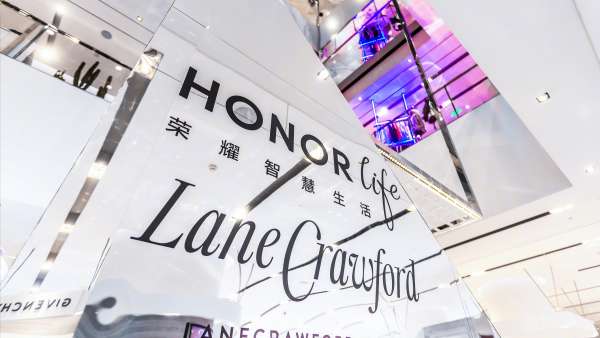 智慧生活快閃店展覽活動(dòng)演繹了一場(chǎng)科技與藝術(shù)潮流的碰撞融合