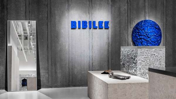 BIBILEE品牌快閃店展覽活動(dòng)的極簡(jiǎn)空間賦予了區(qū)域新的生命
