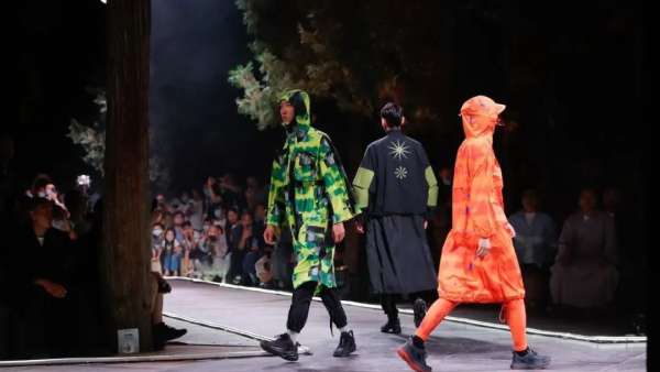 特步x少林寺國潮功夫山門秀活動策劃實(shí)力破圈，瘋狂打call