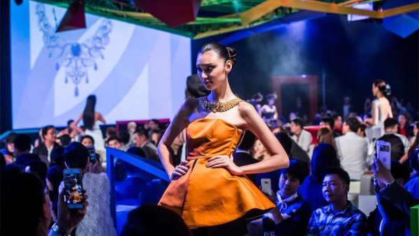 Le Labyrinthe Artistique時裝發(fā)布會活動策劃的視覺體驗很魔都吶