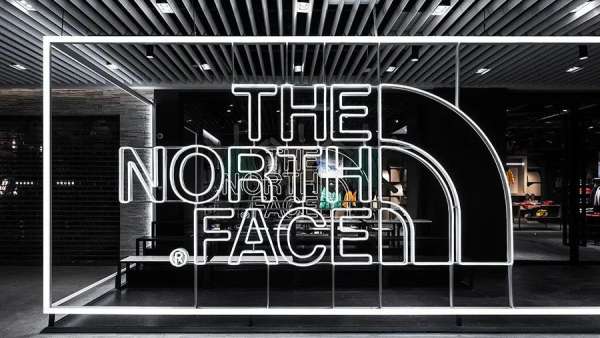 北面快閃店展覽活動(dòng)設(shè)在滑雪度假村，提供夏冬兩季探索體驗(yàn)