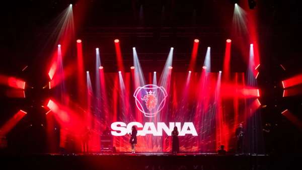 卡車發(fā)布會(huì)活動(dòng)策劃現(xiàn)場(chǎng)也能這般顯眼，大塊頭就是夠震撼