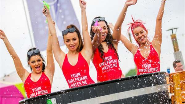 荷蘭今年的戶外露營(yíng)活動(dòng)策劃太歡樂了，你想要的統(tǒng)統(tǒng)滿足你