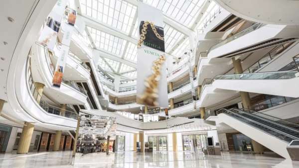 Bottega Veneta早秋發(fā)布會(huì)暨快閃展覽活動(dòng)反其道而行之，隱身了