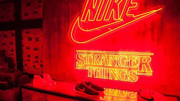 NIKE與STRANGER THINGS聯(lián)名快閃活動(dòng)策劃的“炸毀”元素夠燃