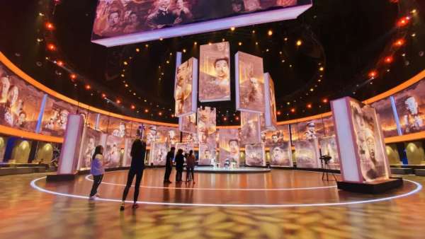 「海報里的英雄」節(jié)目活動策劃的舞美簡直就是藝術(shù)的存在，贊