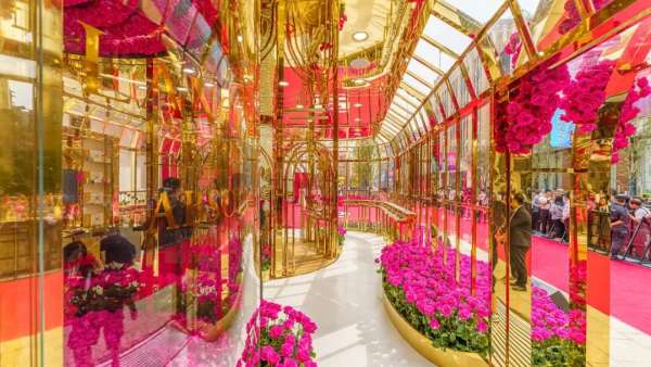 蘭蔻數萬朵玫瑰的快閃活動策劃再次霸屏朋友圈