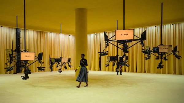 2021春夏系列線上發(fā)布會活動策劃的合作首秀，詮釋著有趣的平衡美