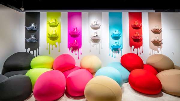 UGG?策劃了一場跳脫色彩的「縱“茸”空間」快閃店活動，太舒適了