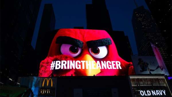 憤怒的小鳥十周年慶典活動策劃了一臺完美的“出氣”機