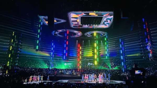 快手「一千零一夜」年度活動(dòng)策劃精彩豐呈，酷炫舞臺(tái)很多變