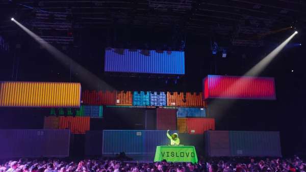 集裝式設(shè)計概念的音樂晚會活動策劃，獵奇且精彩繽紛