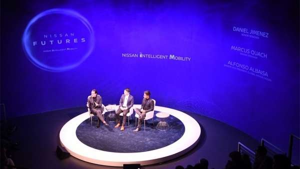 洛杉磯車展上，日產(chǎn)汽車發(fā)布會(huì)活動(dòng)策劃的LED照明系統(tǒng)很搶眼