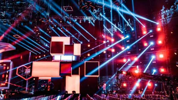 湖南衛(wèi)視「拼多多11.11超拼夜」活動(dòng)策劃的360°全景舞臺(tái)亮了！