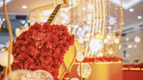 音樂元素結合燈光打造的圣誕派對活動策劃華麗麗的，樂在發(fā)生