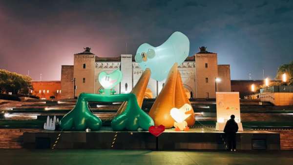 「光影上?！怪黝}展覽活動(dòng)策劃是經(jīng)歷這個(gè)特殊年后對(duì)未來(lái)的期許