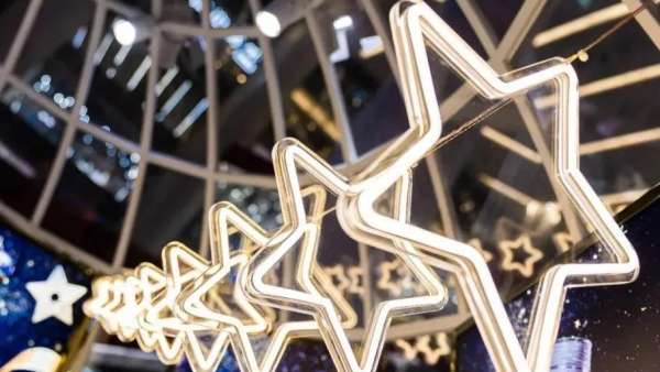 DIOR圣誕假日集市活動(dòng)策劃「DIOR迪奧星光夢(mèng)工坊」星光熠熠