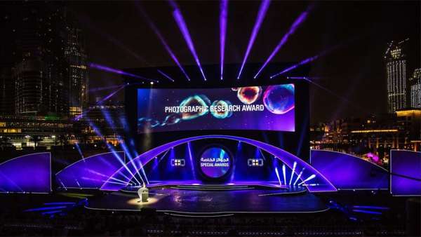 國(guó)際攝影賽事頒獎(jiǎng)典禮活動(dòng)策劃的舞美堪稱氣勢(shì)磅礴