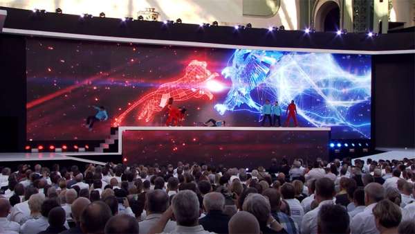 卡車發(fā)布會活動策劃直接把巴黎大皇宮改造成獨特的展覽區(qū)，霸氣