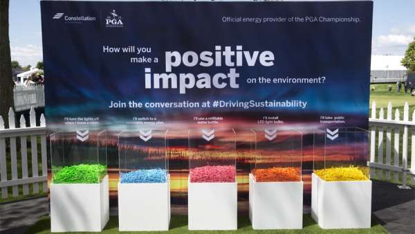 環(huán)保激活活動(dòng)策劃制作了5萬個(gè)彩色高爾夫球座，幫助地球的形式很新穎