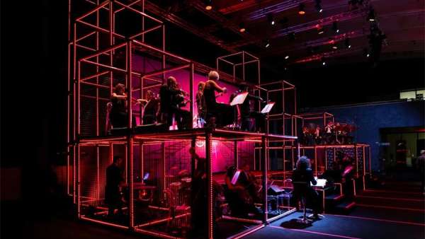 最佳傳播項(xiàng)目頒獎(jiǎng)典禮活動(dòng)策劃的舞臺(tái)竟是鋼管架和LED燈帶