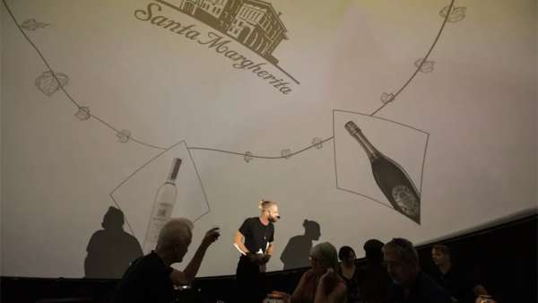 葡萄迷宮產(chǎn)品體驗活動策劃讓客人沉浸在美麗而壯觀的品牌故事演繹中