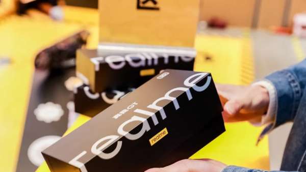 真我GT“全速戰(zhàn)神快閃店”活動(dòng)策劃融入街頭潮玩風(fēng)格，活力奔放