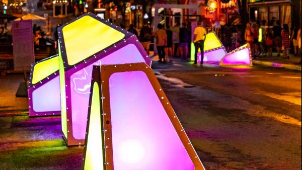 聲光變色互動(dòng)展示活動(dòng)策劃裝置夠神奇的，顏色像糖果色般美麗