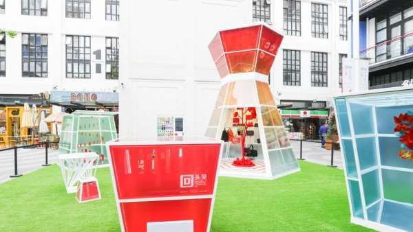 可口可樂藝術(shù)展覽活動策劃主角竟是10萬多個可回收飲料瓶