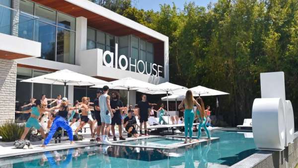 瑜伽服飾品牌辦了一場健康主題活動策劃，受邀嘉賓都是自帶流量網(wǎng)紅